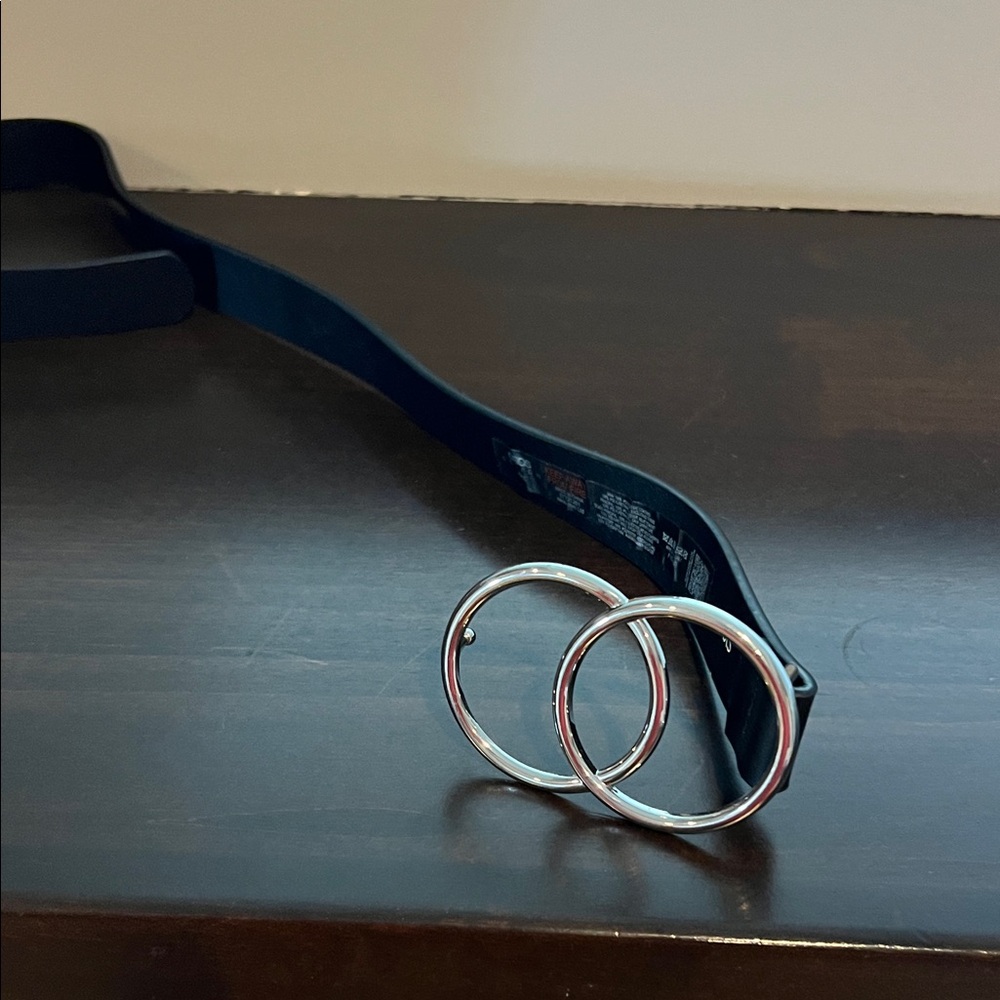 NWOT * ASOS Black Women's Belt with Interlocking Silver Rings